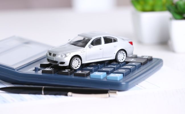 ¿Puedo dar de baja mi coche aunque tenga multas pendientes?